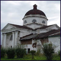 Казанский собор у входа в монастырь